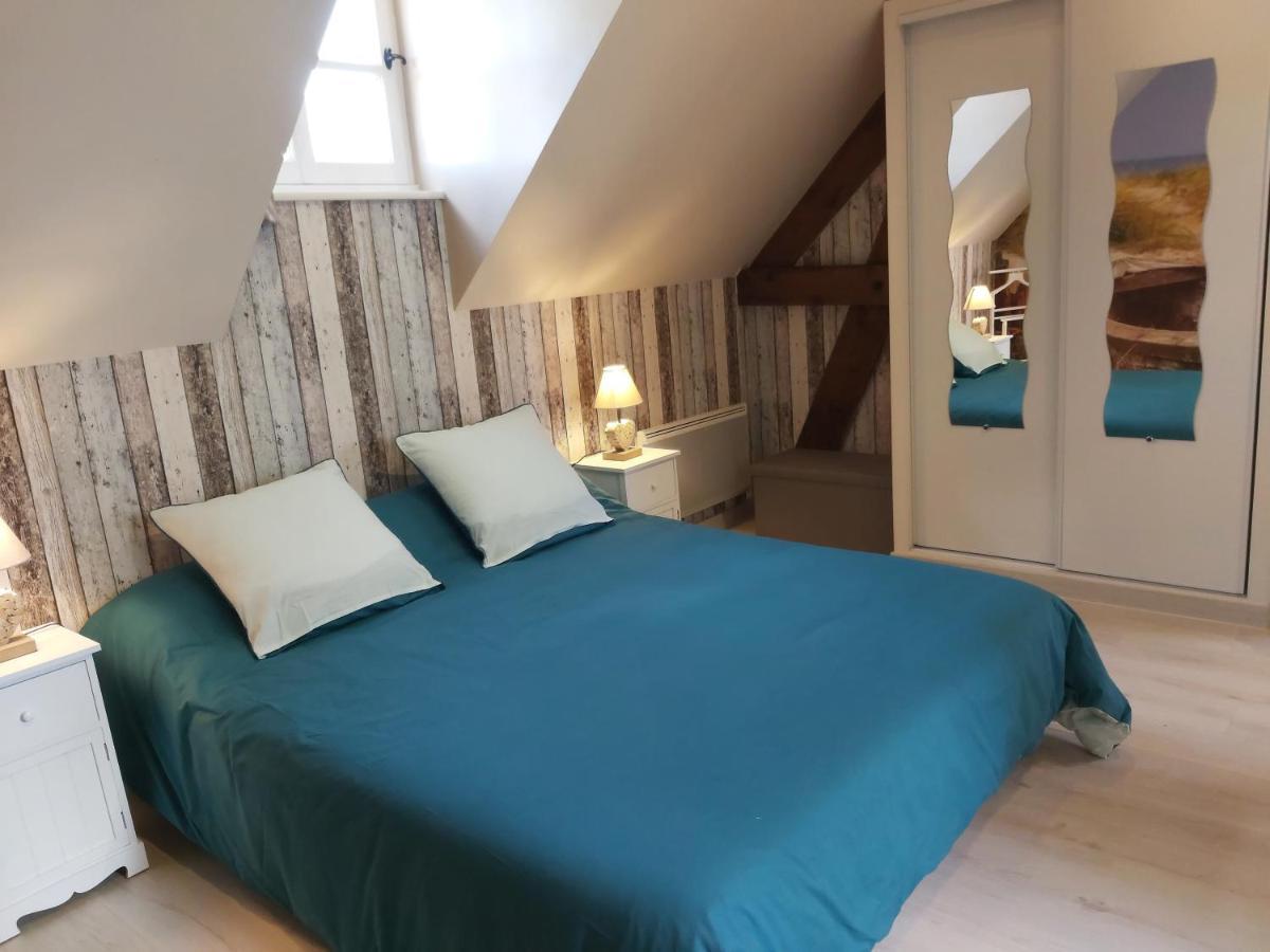Bed and Breakfast Le Bonheur Des Plumes Montmartin-en-Graignes Esterno foto