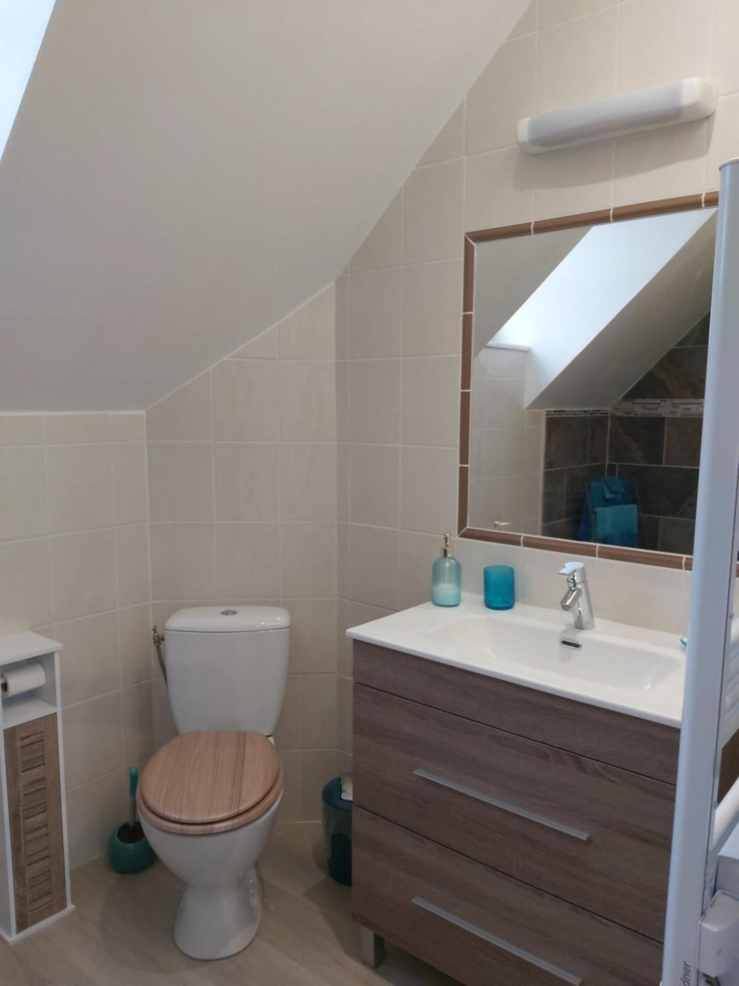 Bed and Breakfast Le Bonheur Des Plumes Montmartin-en-Graignes Esterno foto